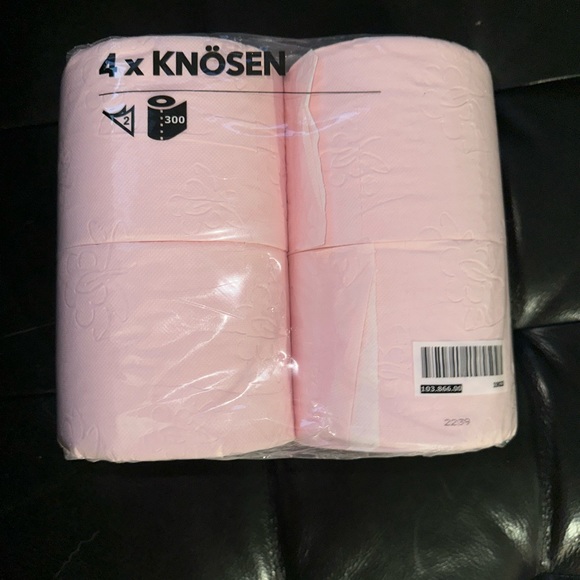 Knosen PINK toilet paper 4 rolls. 2 ply:) - Picture 1 of 2